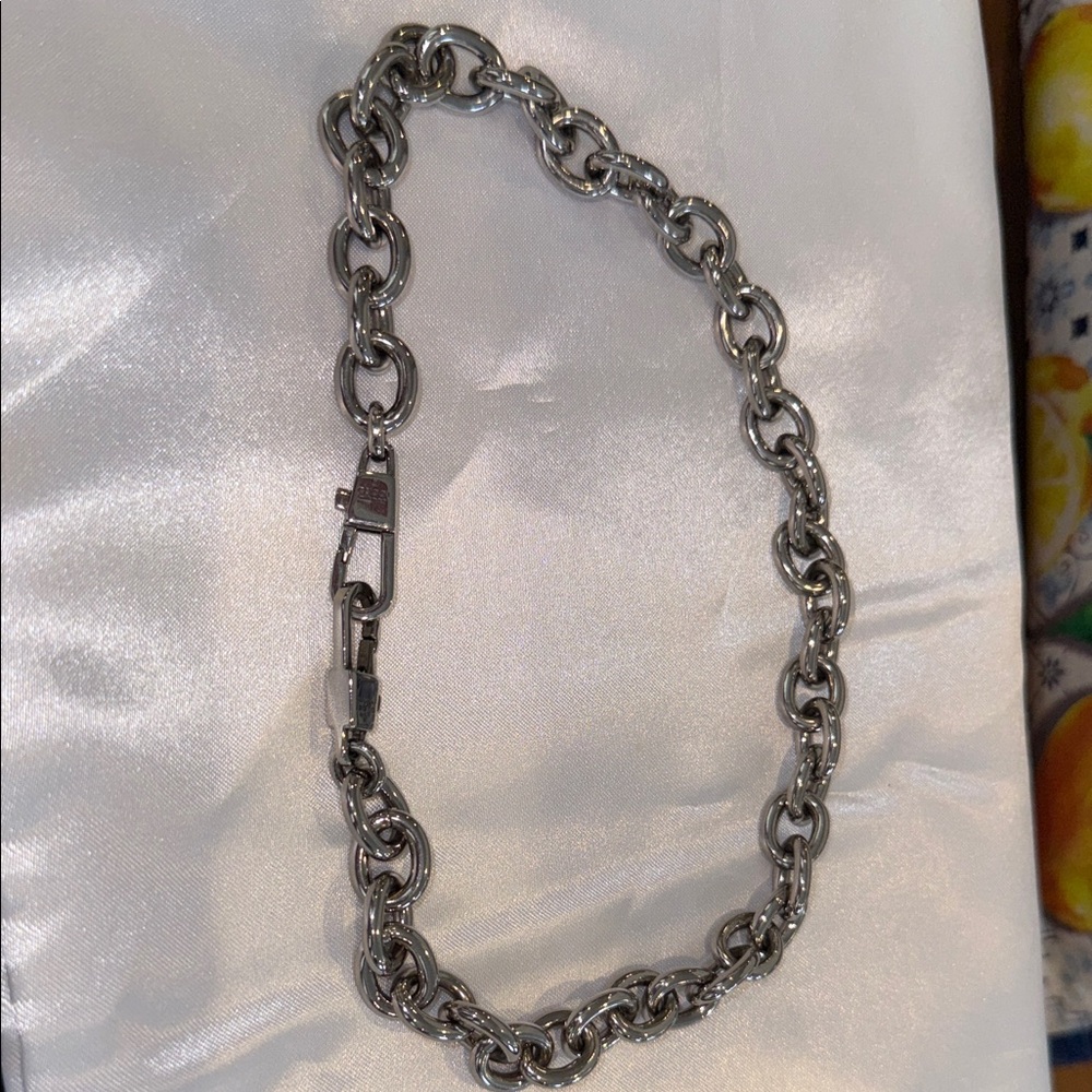 Gucci Polished Silver Chain Necklace